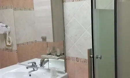 Munerato Πανδοχείο 2*